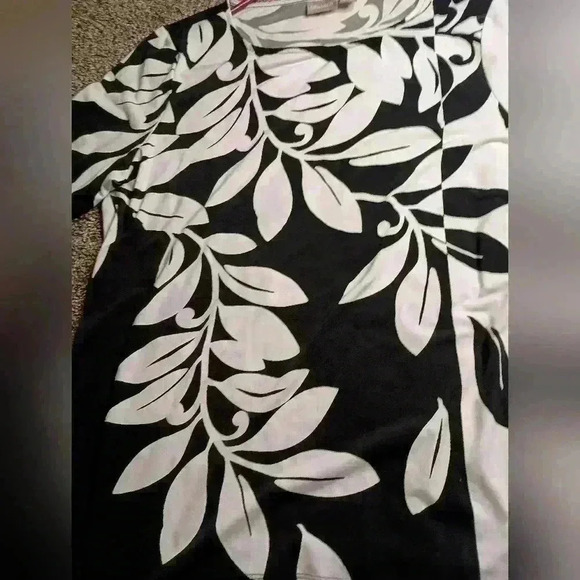 2/$30 CHICO'S Floral Botanical Casual top -(#193) - Picture 5 of 6